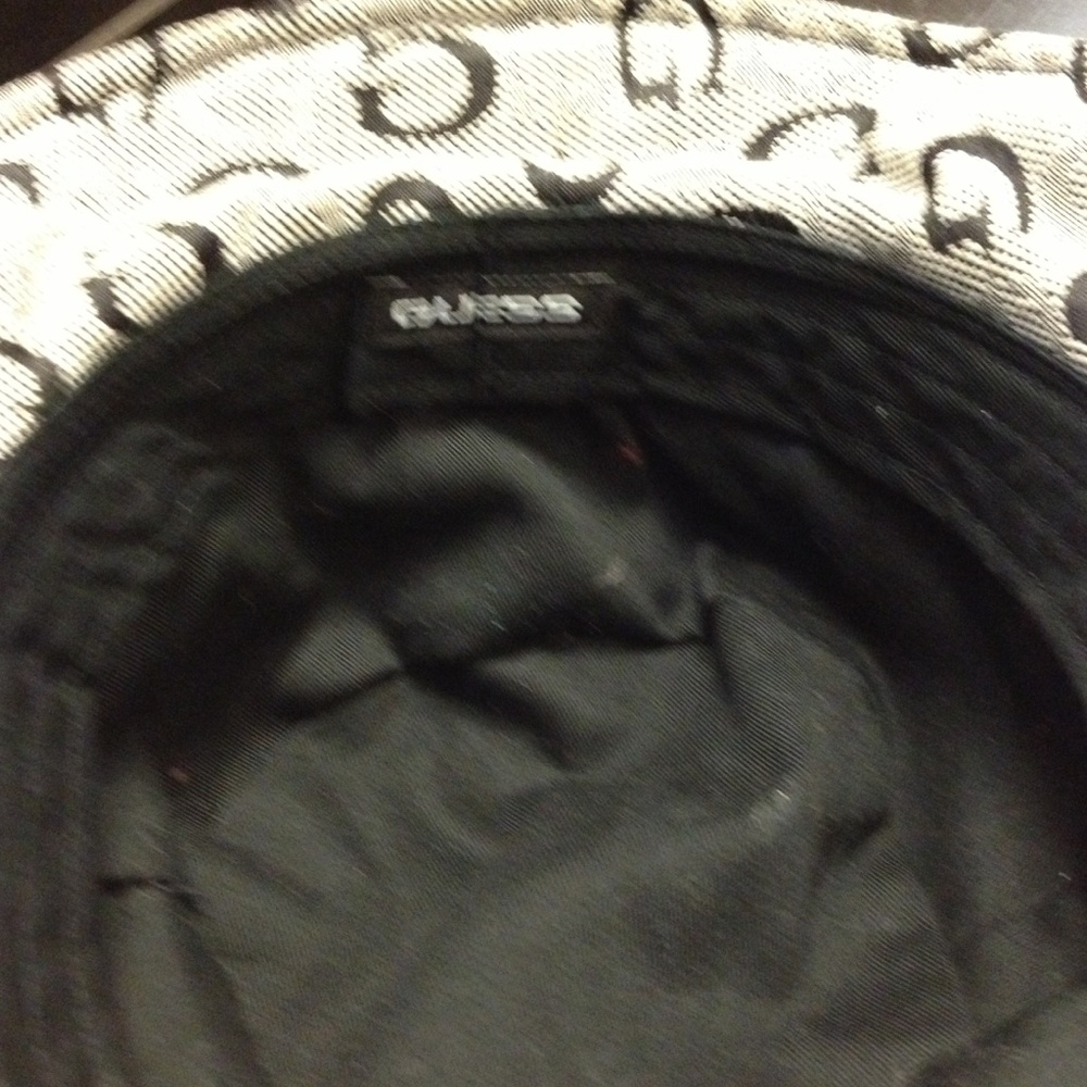 Guess fedora hat - Picture 2 of 2